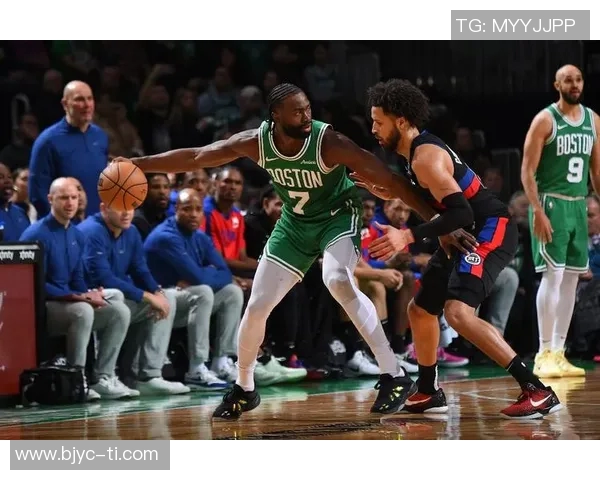 勇士与活塞对决精彩直播篮网赛事全程回顾与分析 勇士与活塞对决精彩直播篮网赛事全程回顾与分析